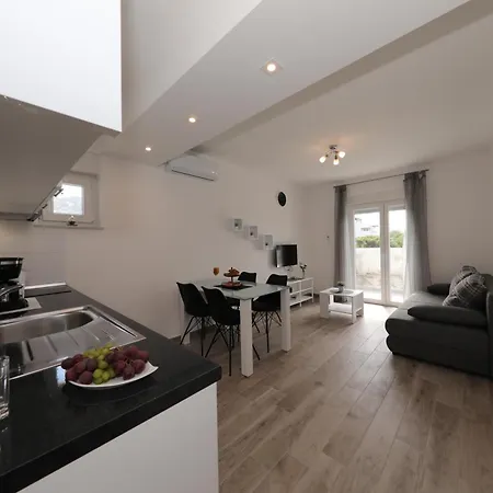 Silver Homestay szállás Starigrad-Paklenica