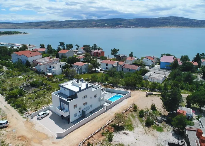 Silver Starigrad-Paklenica