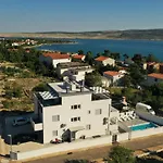 Silver Alloggio in famiglia Starigrad Paklenica