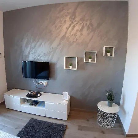 Δωμάτια σε οικογενειακή κατοικία Silver Starigrad Paklenica