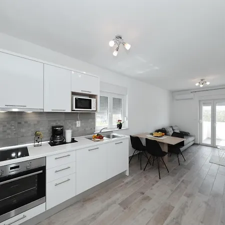 Silver * Starigrad Paklenica