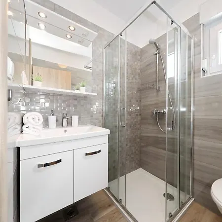 Δωμάτια σε οικογενειακή κατοικία Silver *