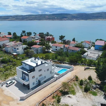 Silver Starigrad Paklenica