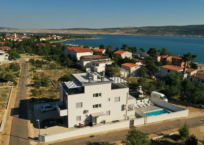 Silver Rum i privatbostad Starigrad Paklenica