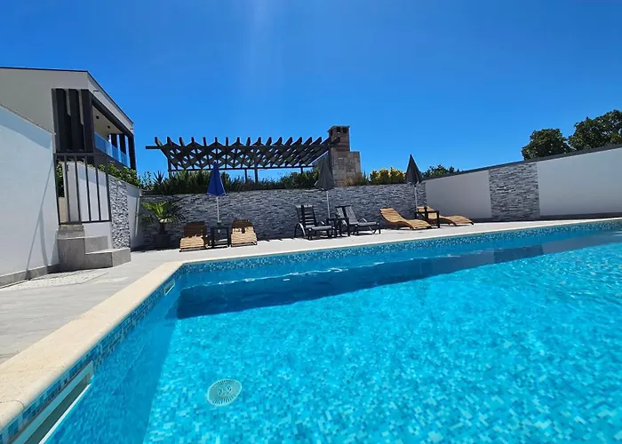 Silver Homestay Starigrad Paklenica